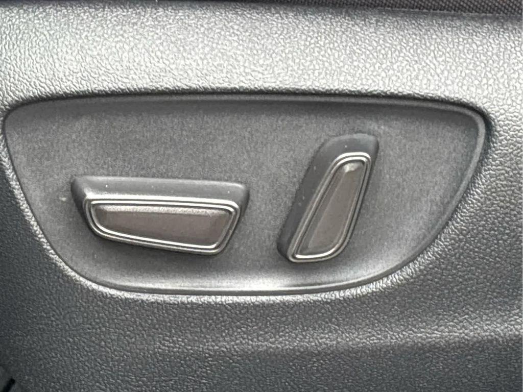 used 2022 Toyota Highlander car, priced at $26,837