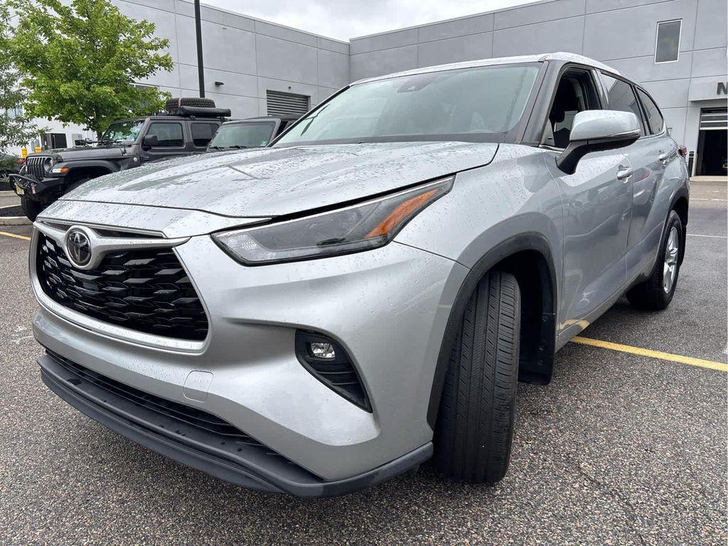 used 2022 Toyota Highlander car, priced at $26,837