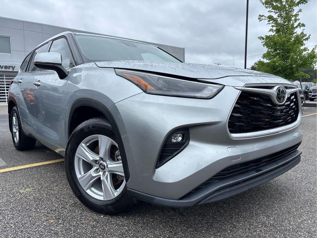 used 2022 Toyota Highlander car, priced at $26,837