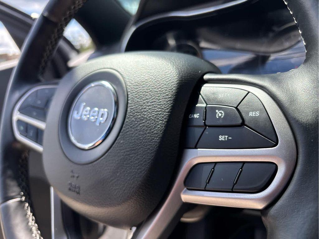 used 2021 Jeep Cherokee car, priced at $23,433