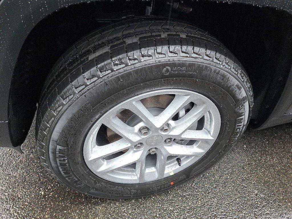 new 2025 Jeep Grand Cherokee car, priced at $44,170