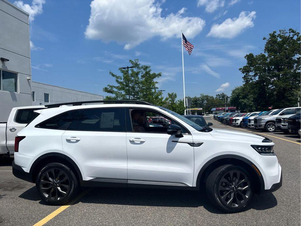 used 2021 Kia Sorento car, priced at $28,287