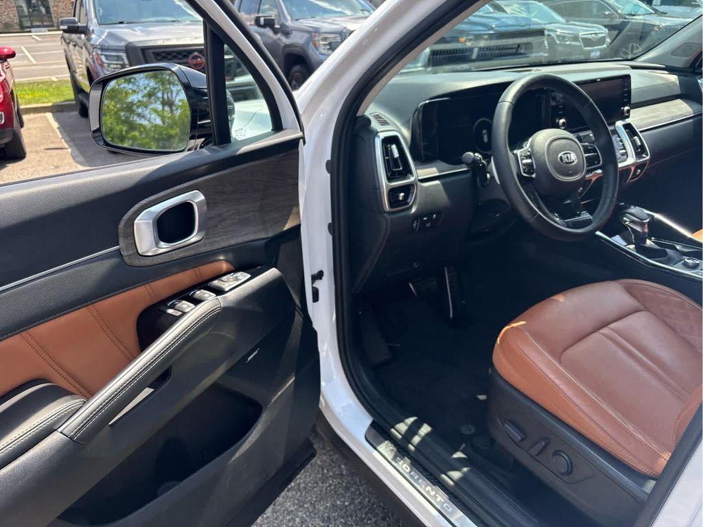 used 2021 Kia Sorento car, priced at $28,287