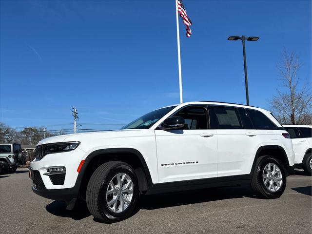 used 2024 Jeep Grand Cherokee car, priced at $40,439