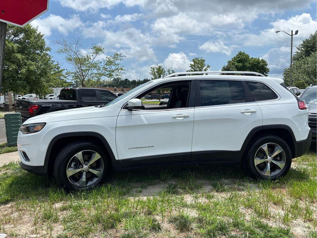 used 2019 Jeep Cherokee car, priced at $16,937