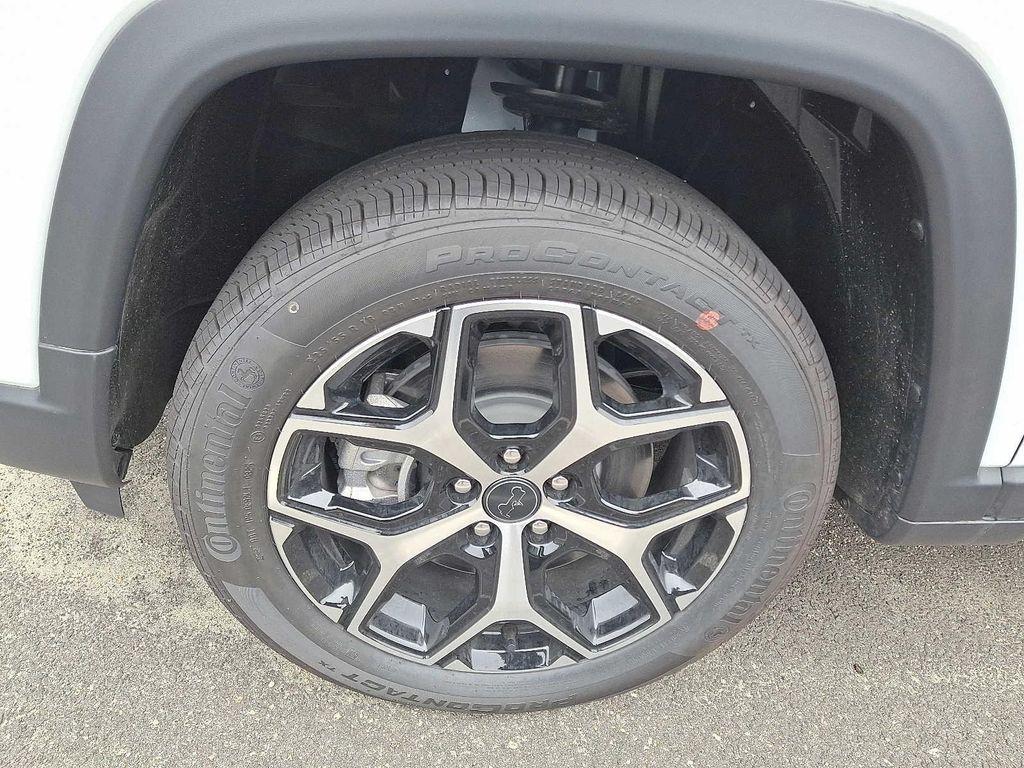 new 2025 Jeep Compass car, priced at $37,015