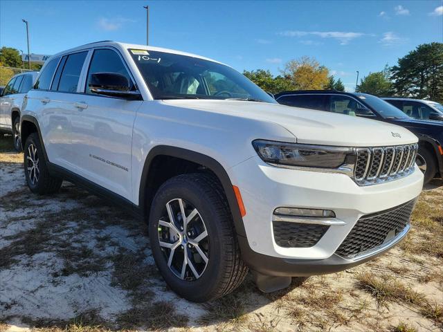 new 2025 Jeep Grand Cherokee car, priced at $52,140