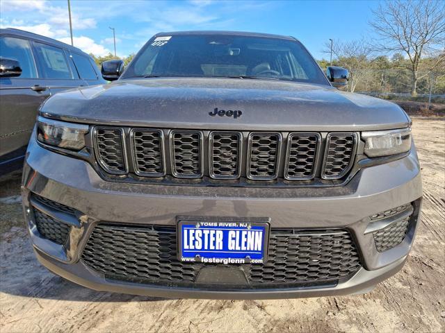 new 2025 Jeep Grand Cherokee car, priced at $45,901