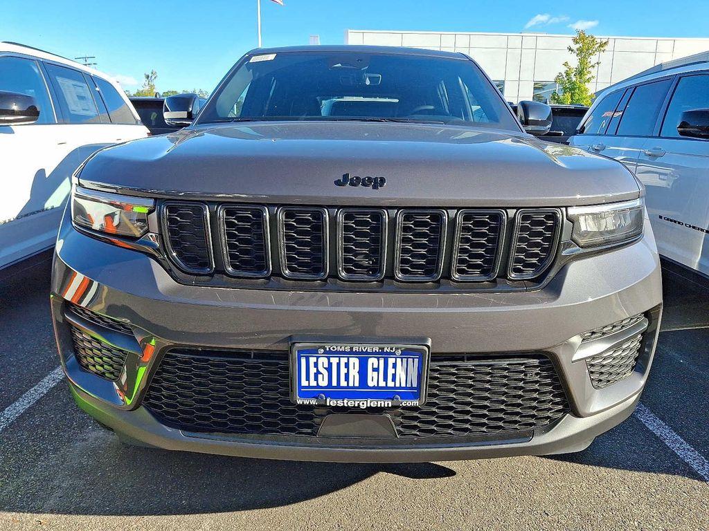 new 2025 Jeep Grand Cherokee car, priced at $46,230