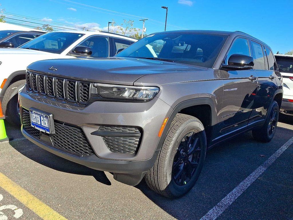 new 2025 Jeep Grand Cherokee car, priced at $46,230