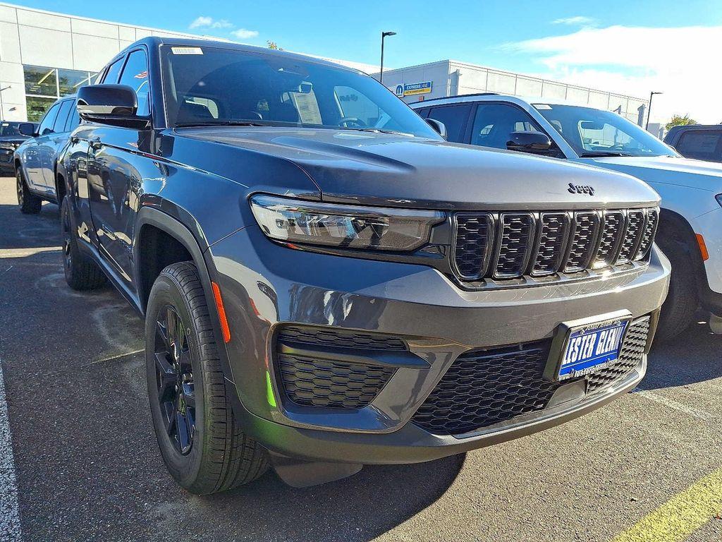 new 2025 Jeep Grand Cherokee car, priced at $46,230