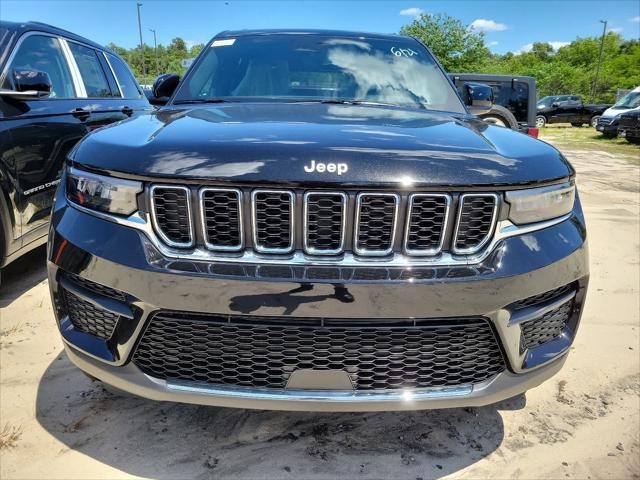 new 2024 Jeep Grand Cherokee car, priced at $40,878