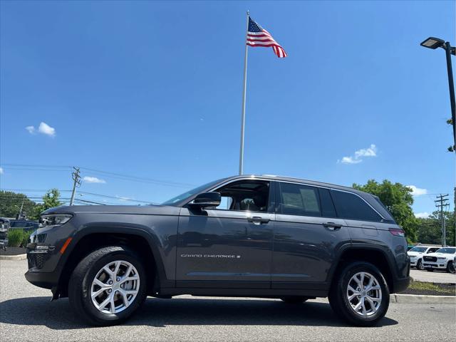 used 2022 Jeep Grand Cherokee car, priced at $33,937