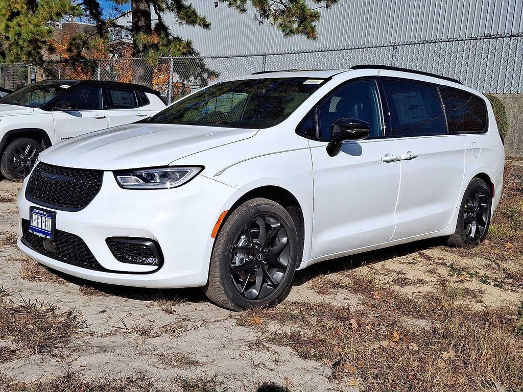 new 2026 Chrysler Pacifica car, priced at $49,280