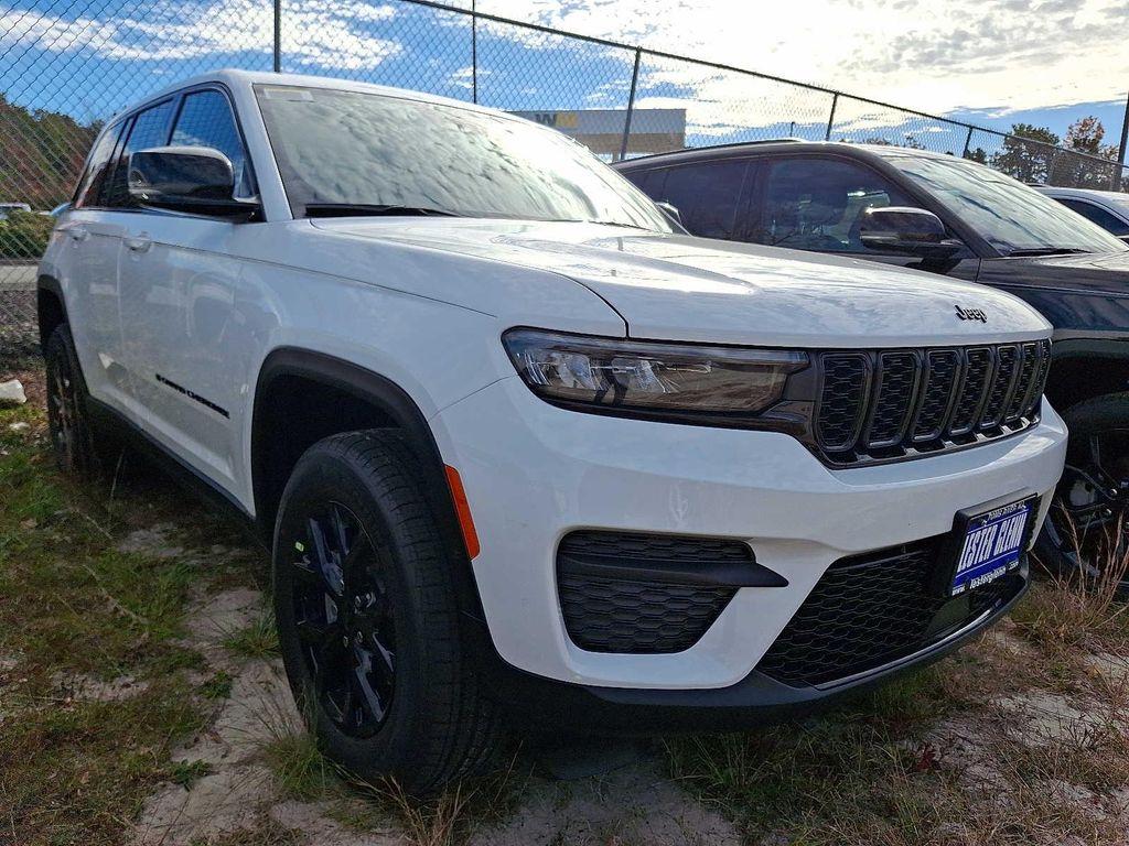 new 2025 Jeep Grand Cherokee car, priced at $45,635