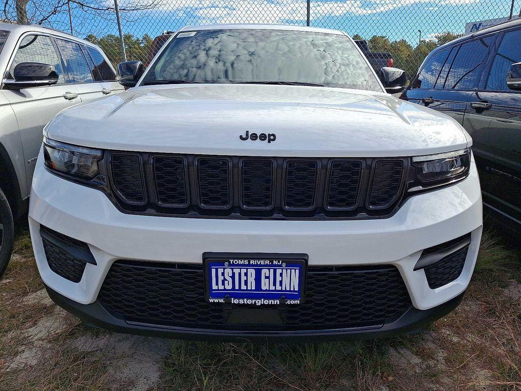 new 2025 Jeep Grand Cherokee car, priced at $45,635