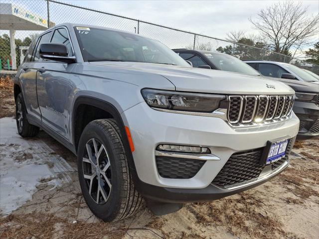 new 2025 Jeep Grand Cherokee car, priced at $49,070