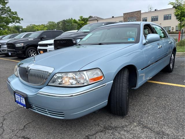 used 2008 Lincoln Town Car car, priced at $12,937