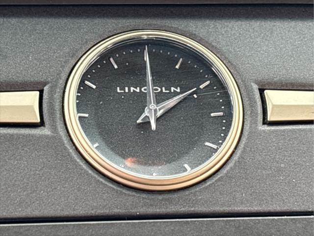 used 2008 Lincoln Town Car car, priced at $12,937
