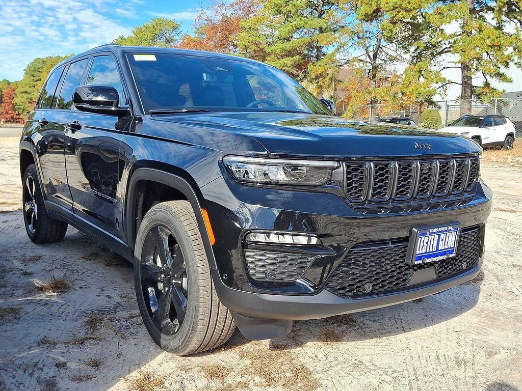 new 2025 Jeep Grand Cherokee car, priced at $55,160
