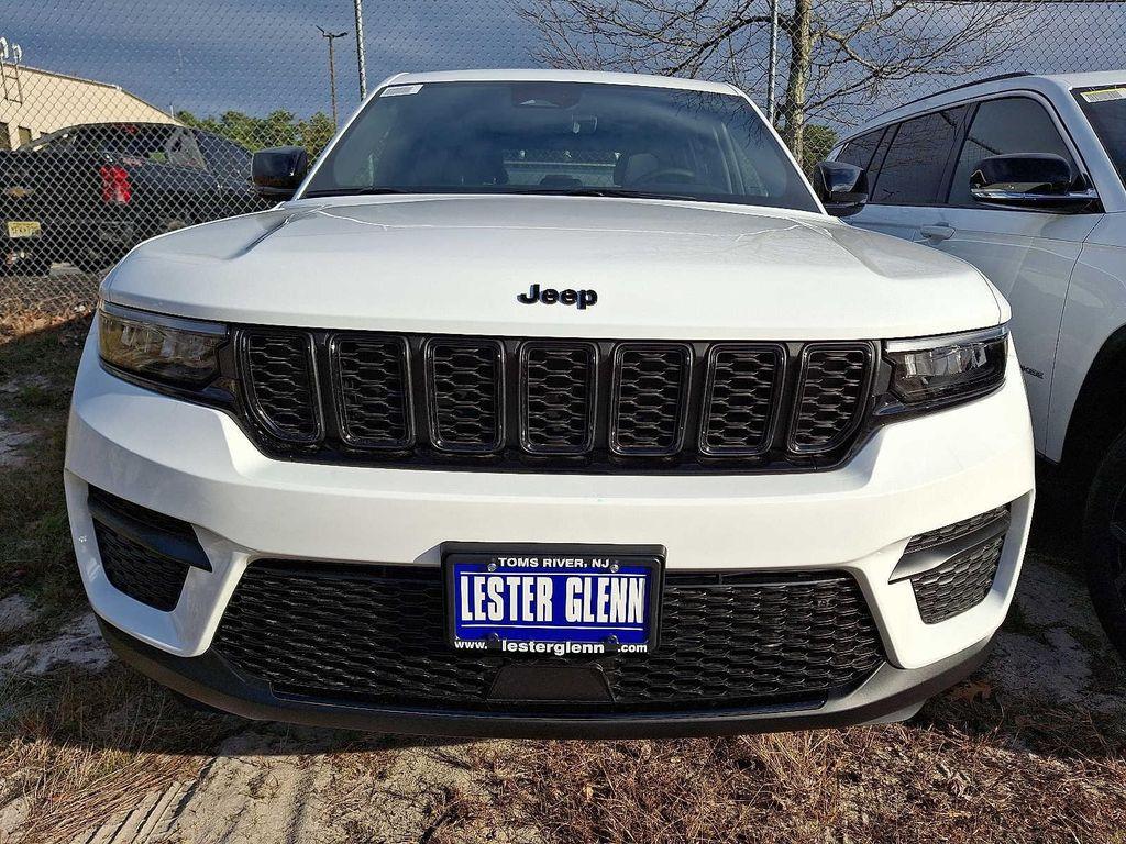 new 2025 Jeep Grand Cherokee car, priced at $45,635