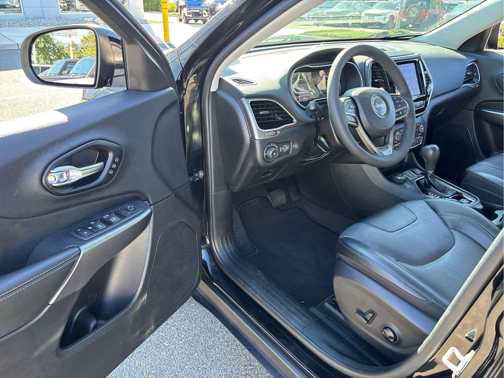 used 2022 Jeep Cherokee car, priced at $27,837
