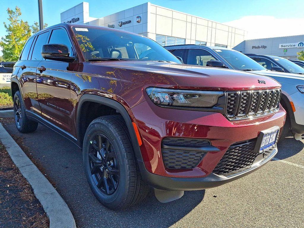 new 2025 Jeep Grand Cherokee car, priced at $46,730