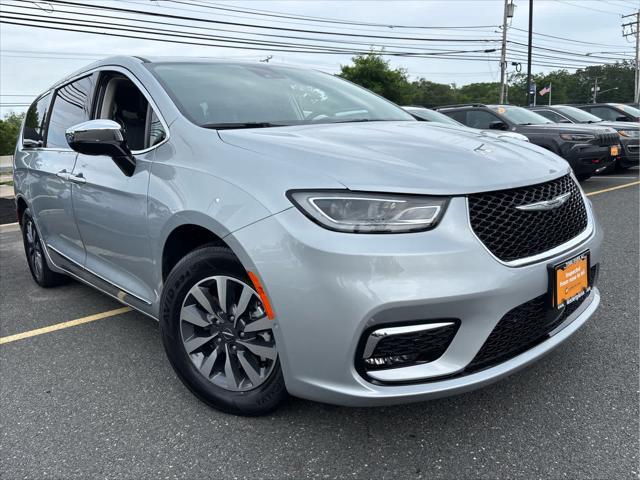 used 2023 Chrysler Pacifica Hybrid car, priced at $34,937