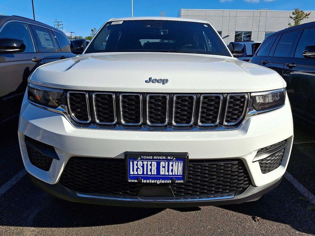 new 2025 Jeep Grand Cherokee car, priced at $43,575