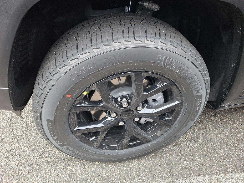 new 2025 Jeep Grand Cherokee car, priced at $46,830