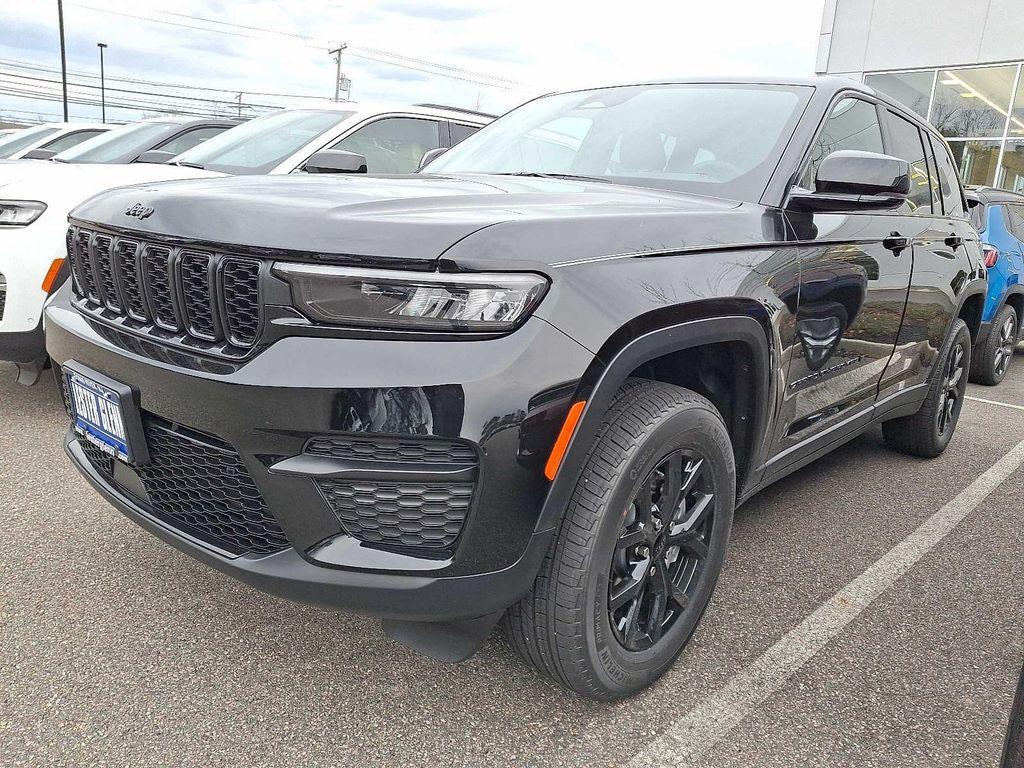 new 2025 Jeep Grand Cherokee car, priced at $46,830