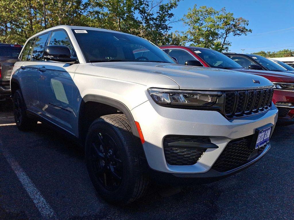 new 2025 Jeep Grand Cherokee car, priced at $46,230