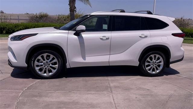 used 2021 Toyota Highlander car, priced at $33,750