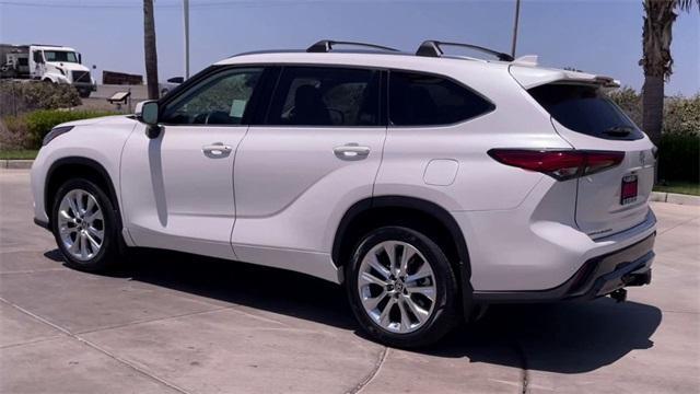 used 2021 Toyota Highlander car, priced at $33,750