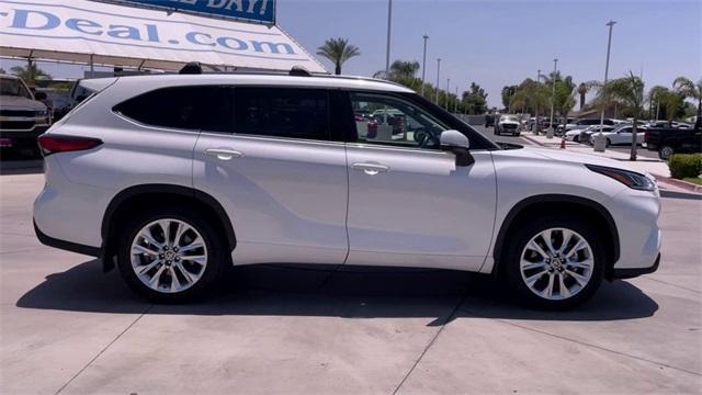 used 2021 Toyota Highlander car, priced at $33,750