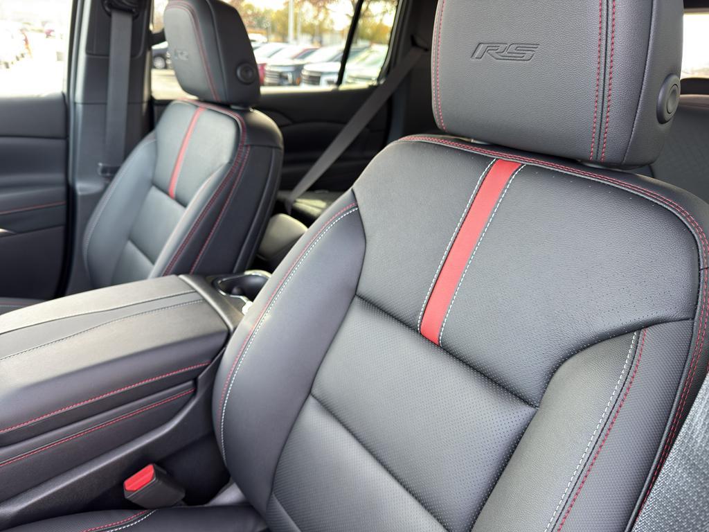 new 2026 Chevrolet Traverse car, priced at $55,140