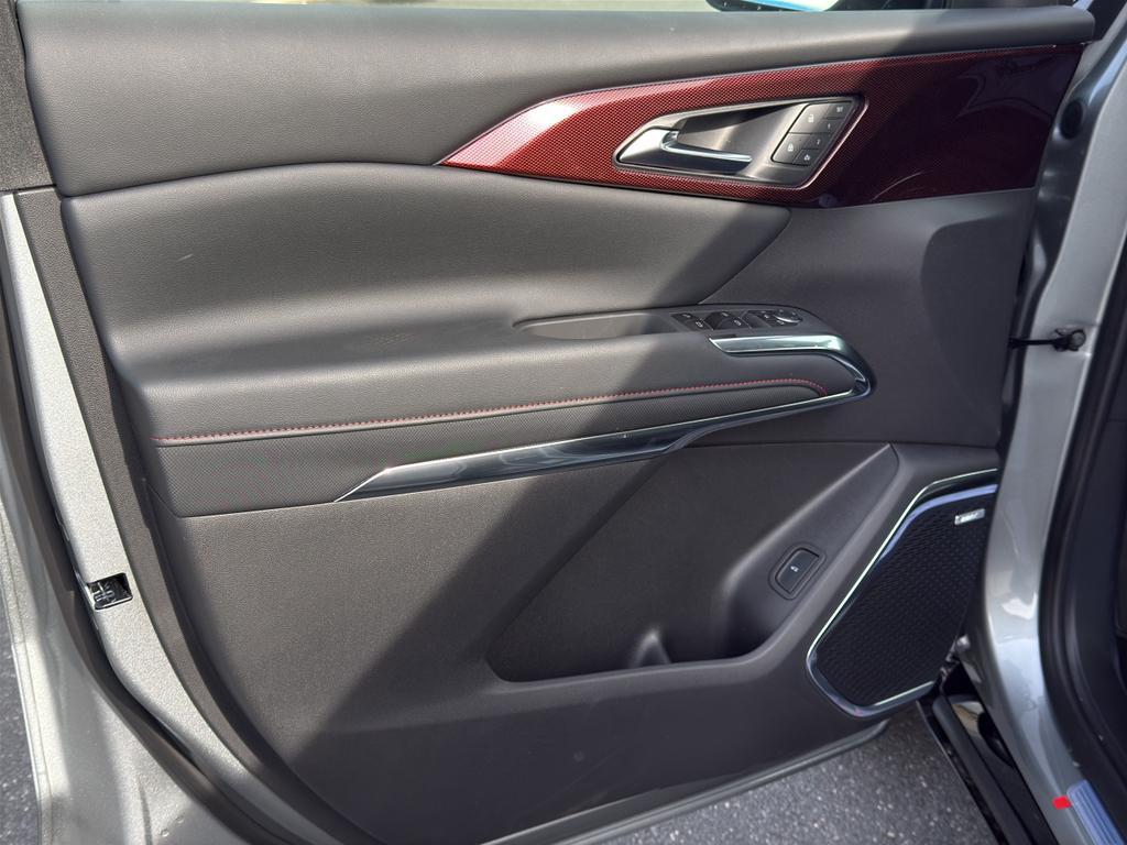 new 2026 Chevrolet Traverse car, priced at $55,140