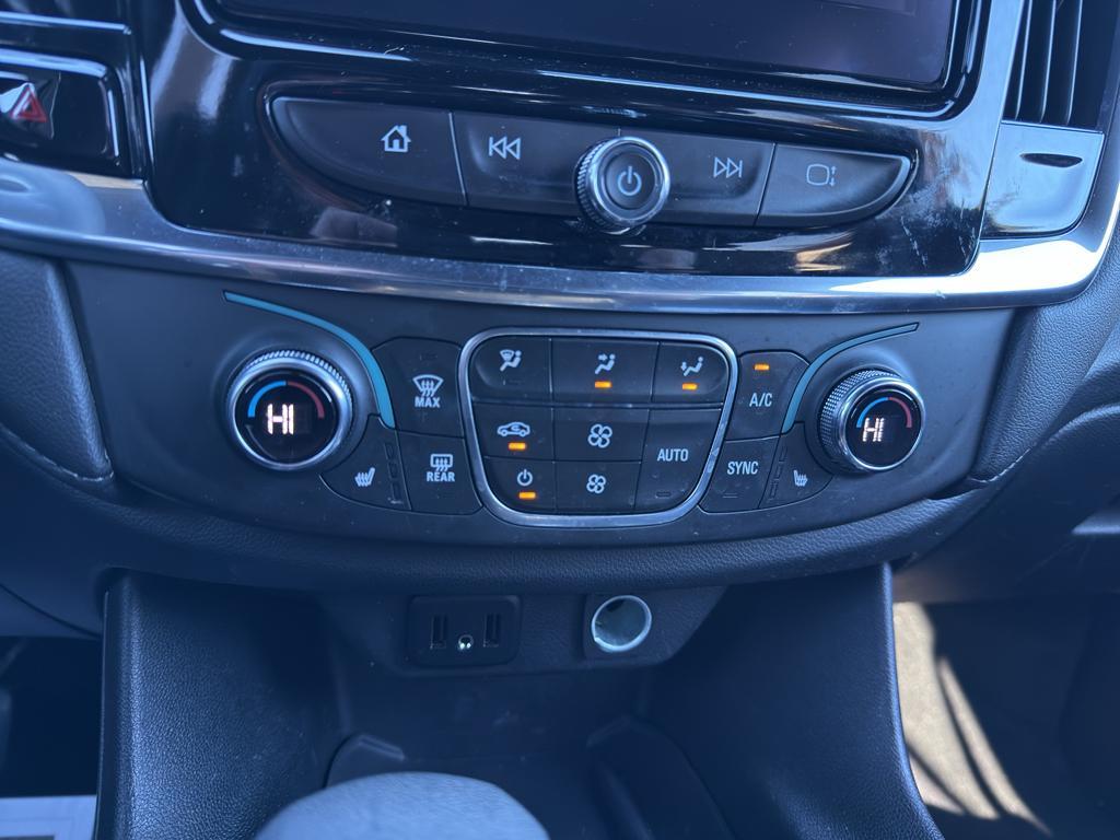 used 2023 Chevrolet Traverse car, priced at $28,989