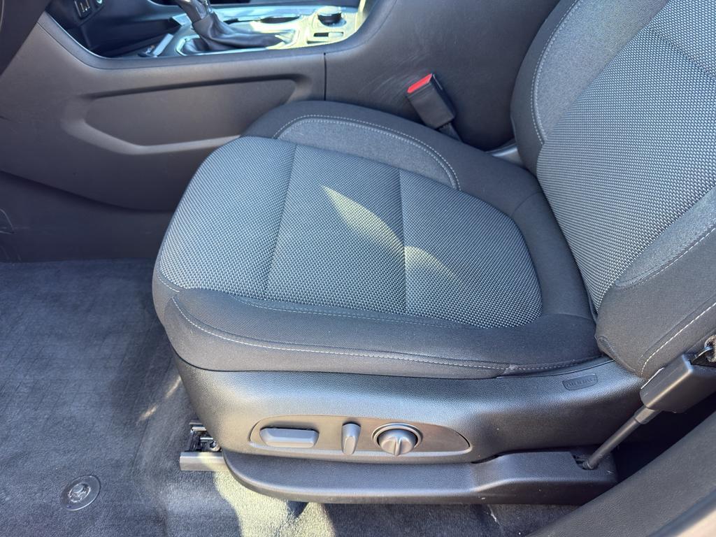 used 2023 Chevrolet Traverse car, priced at $28,989