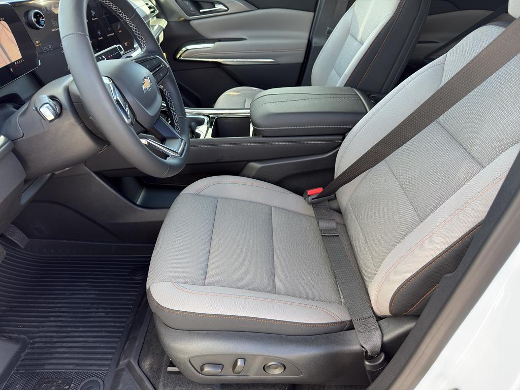 new 2026 Chevrolet Traverse car, priced at $43,003