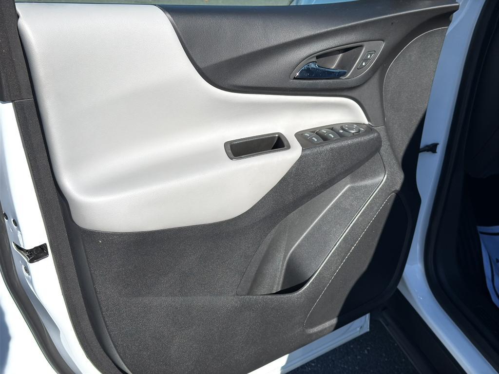 used 2022 Chevrolet Equinox car, priced at $18,988