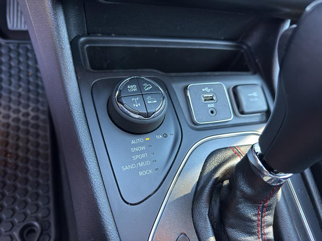 used 2019 Jeep Cherokee car, priced at $12,991