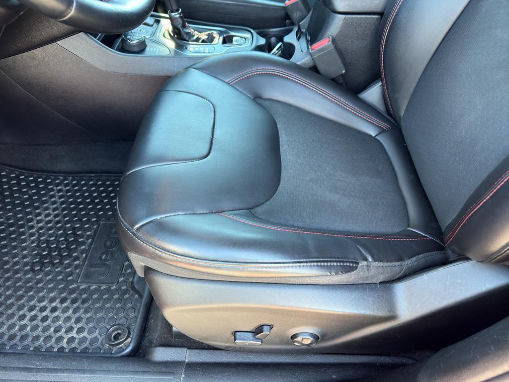 used 2019 Jeep Cherokee car, priced at $12,991