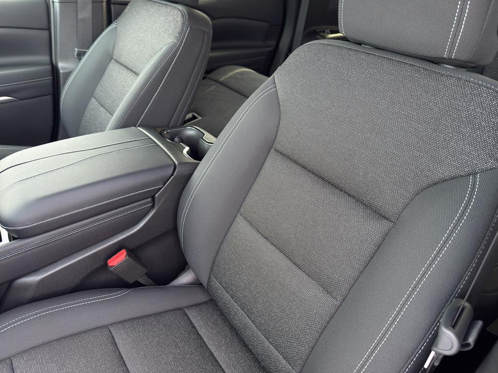 new 2026 Chevrolet Traverse car, priced at $40,882