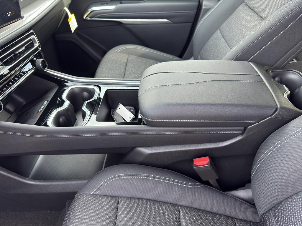 new 2026 Chevrolet Traverse car, priced at $40,882