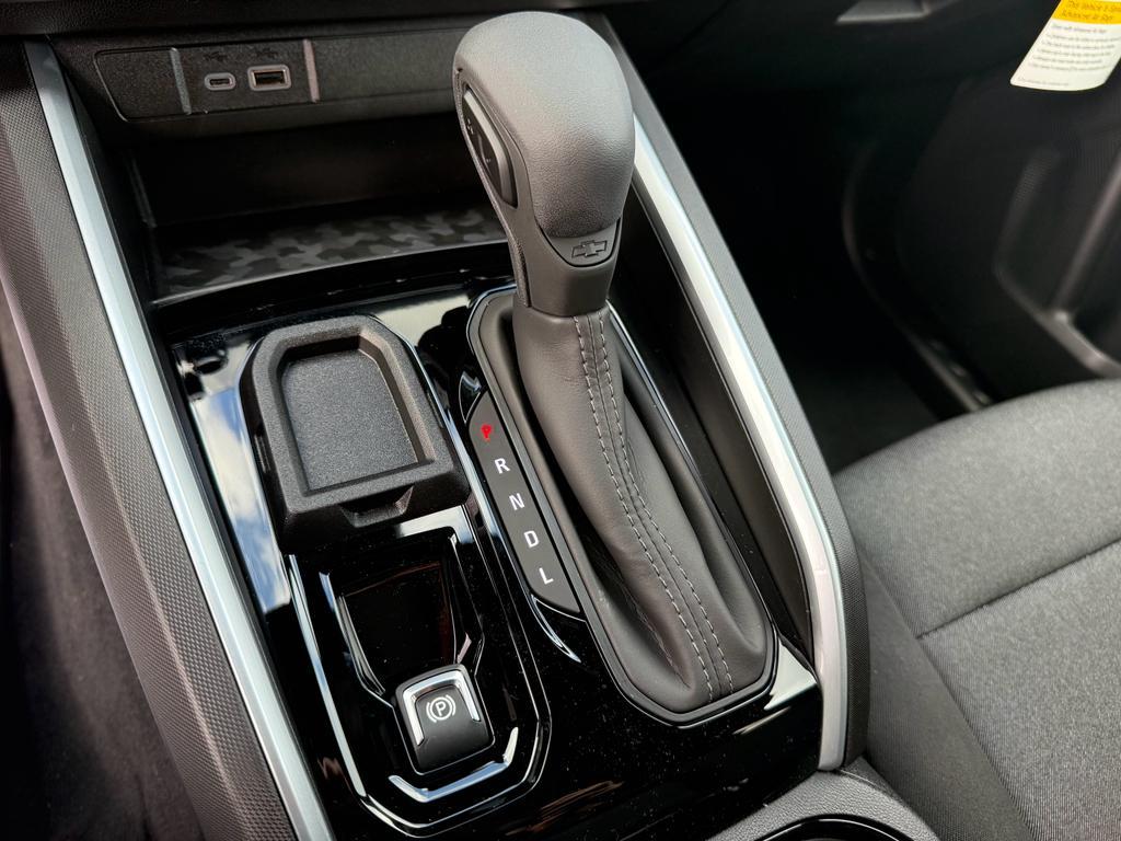 new 2025 Chevrolet Colorado car, priced at $32,595