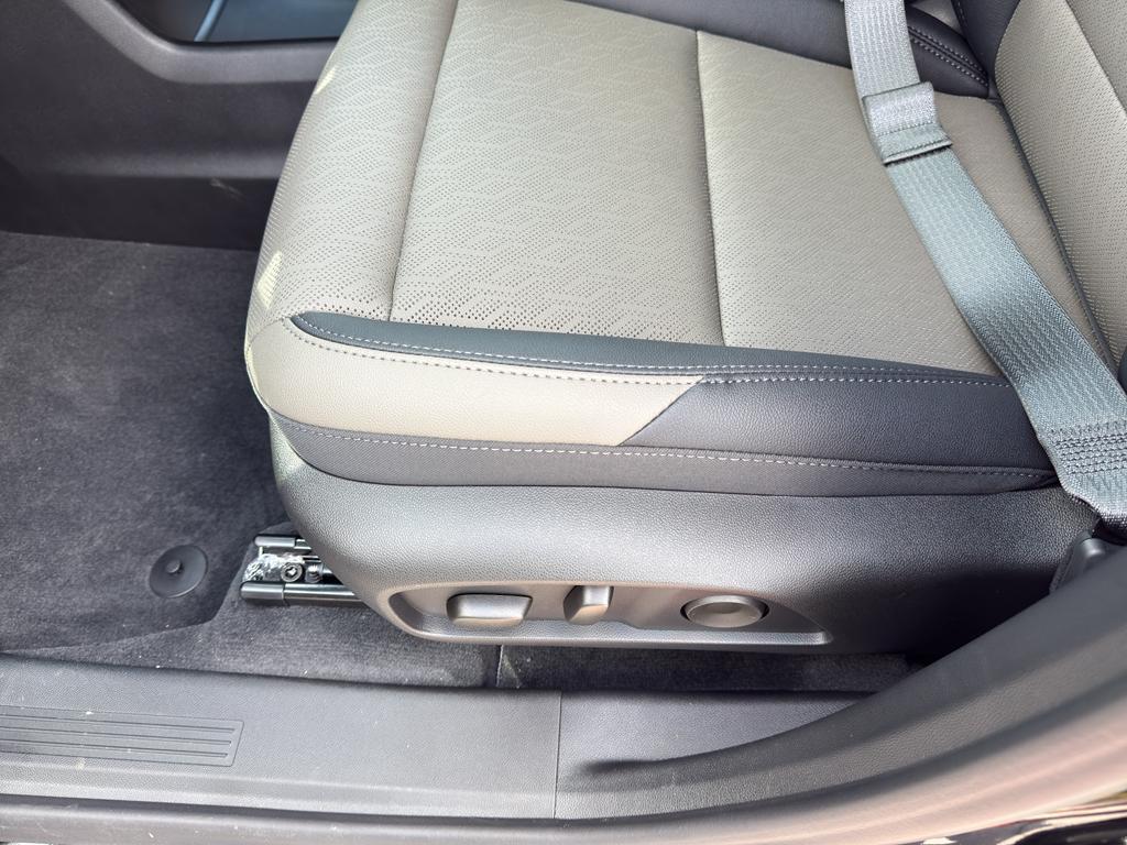 new 2026 Chevrolet Equinox car, priced at $29,270