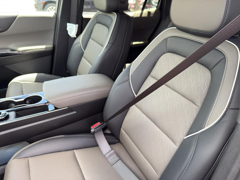 new 2026 Chevrolet Equinox car, priced at $29,270