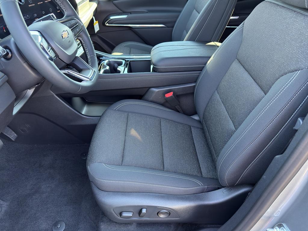 new 2026 Chevrolet Traverse car, priced at $40,882