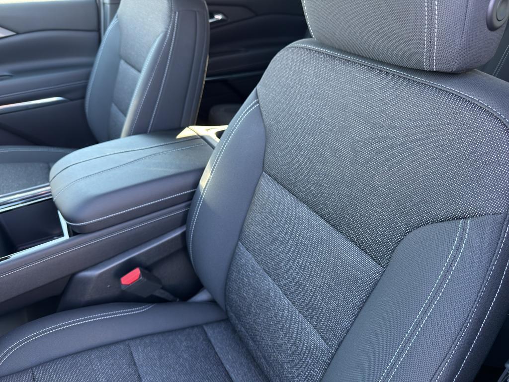 new 2026 Chevrolet Traverse car, priced at $40,882